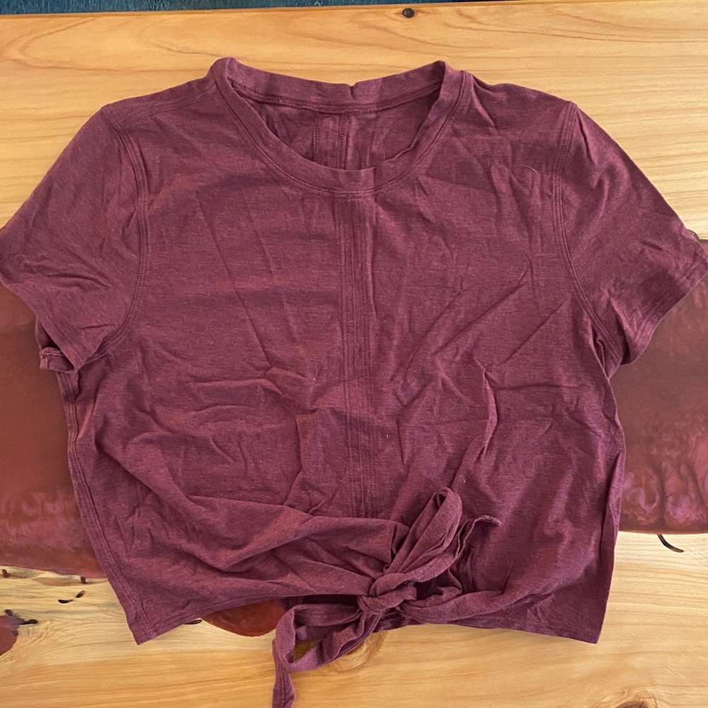 lululemon Time to Restore T Garnet size 4